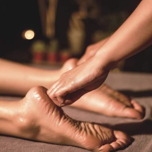 Entspannung für die Füße bei Charu Thai Spa